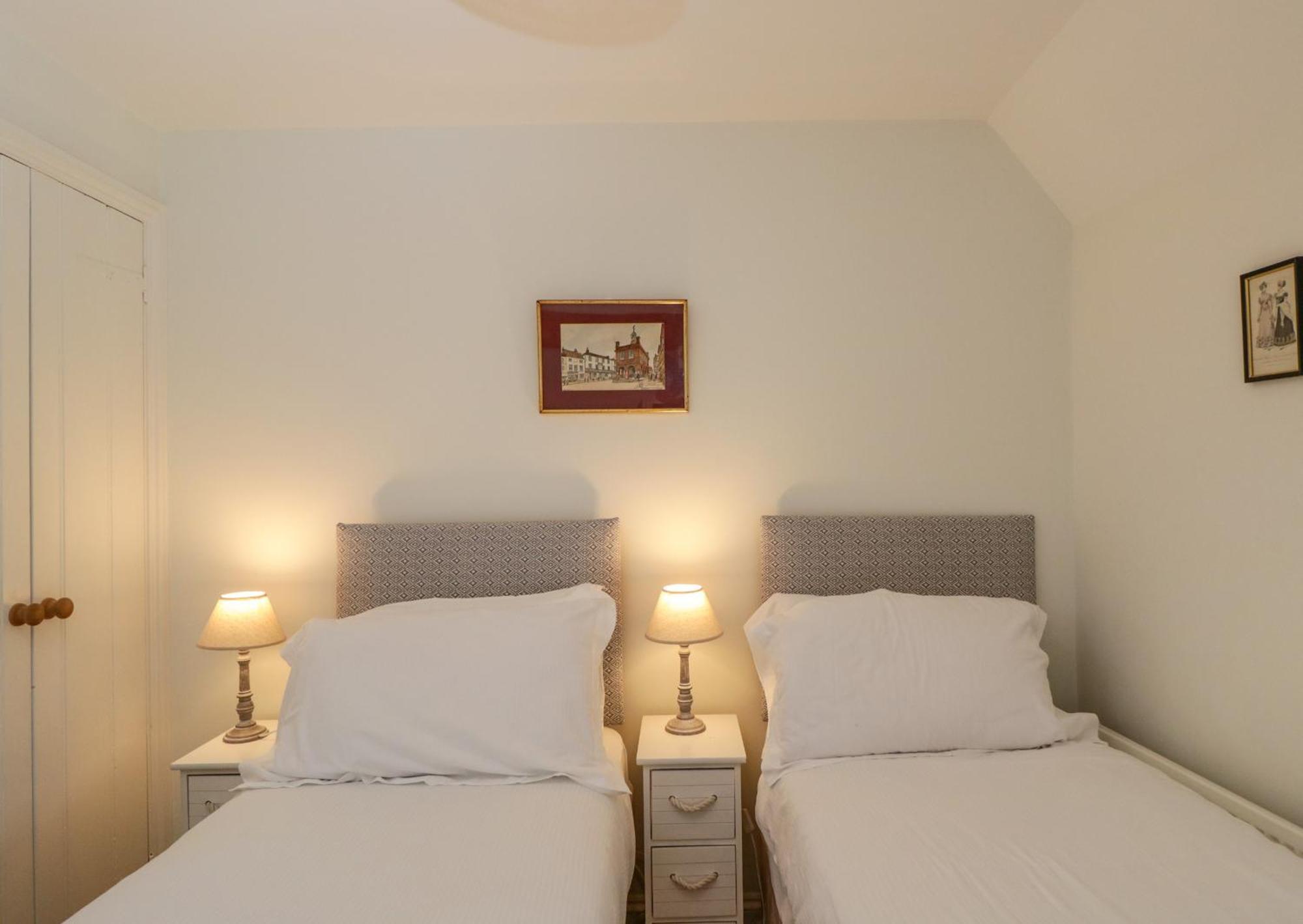 Little Owl Barn Villa เบอร์ฟอร์ด ภายนอก รูปภาพ